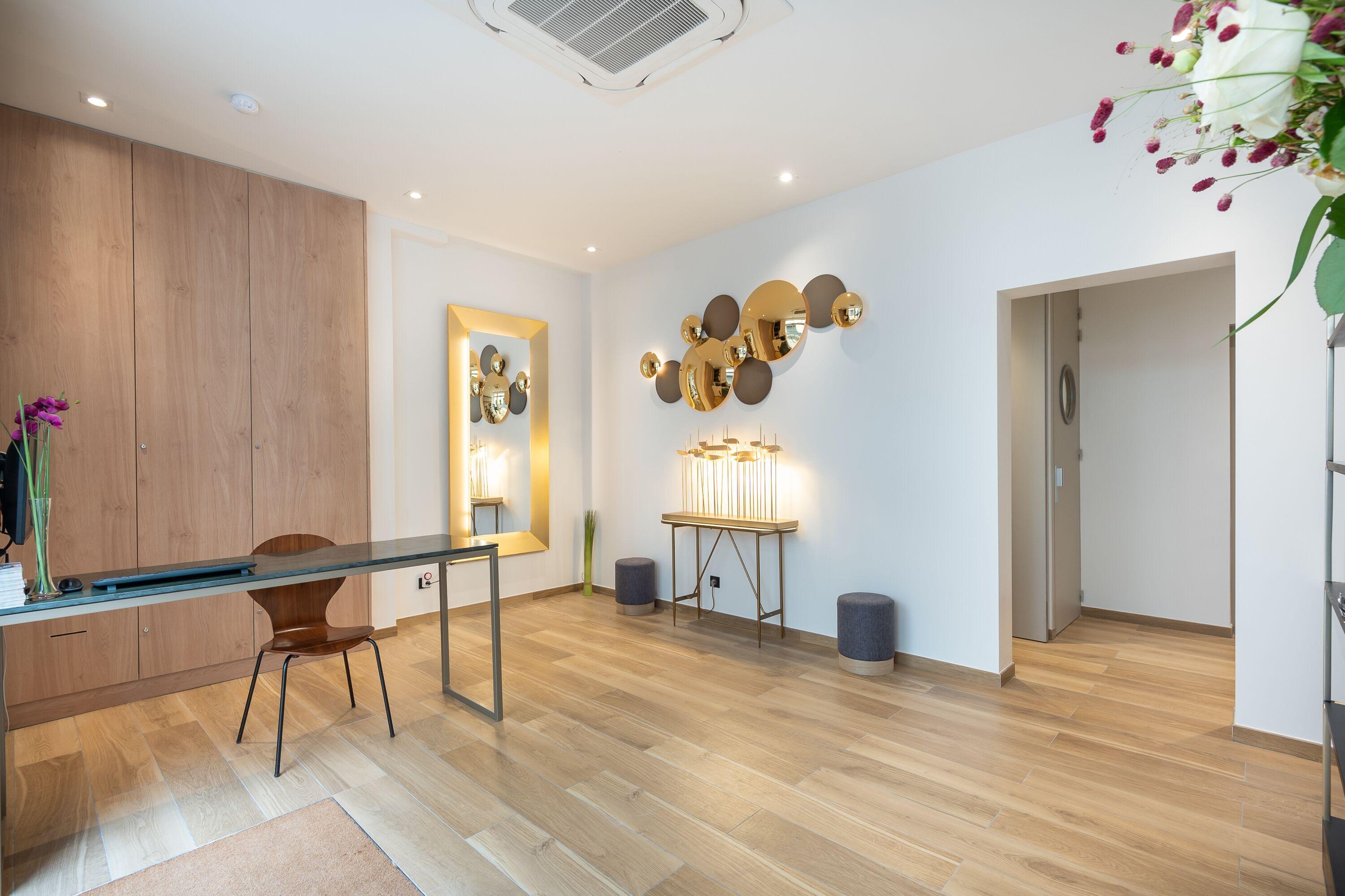 Au Coeur Des Arts Et Metiers Hotel Parigi